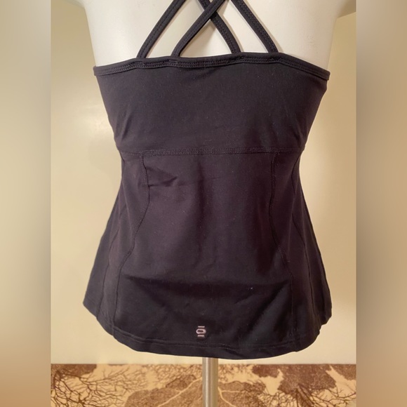 Tonic Active Yoga Top with Built in Shelf Bra Size Medium in EUC - Picture 6 of 9